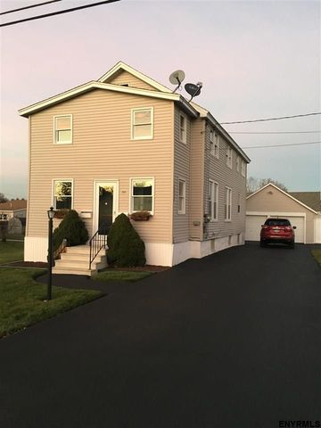 112 Yale St, West Glenville, NY 12010-1304