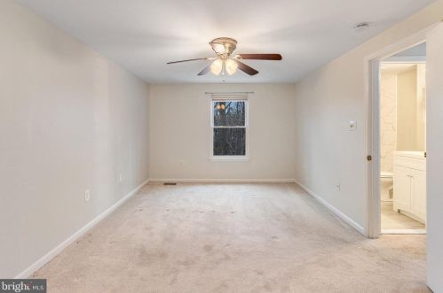 5483 Rector Dr, Woodbridge VA  22193-3703 exterior