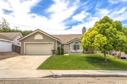 3622 Capriole Rd, Riverside CA  92503-4914 exterior