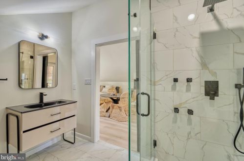 40280 Spectacular Bid Pl, Leesburg VA  20176-7173 exterior