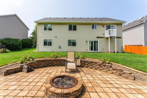 44 Bristol Ct, Hudson WI  54016-7773 exterior