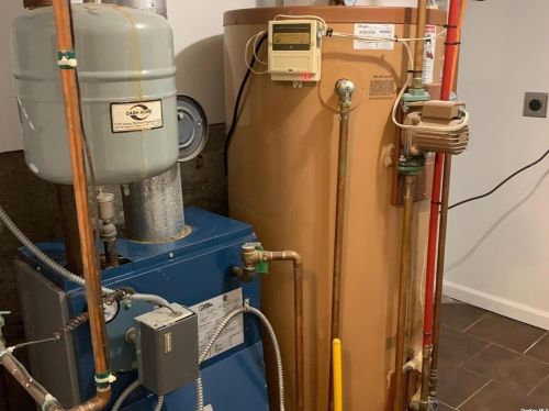 123 Thunder Rd, Holbrook NY  11741-4427 exterior