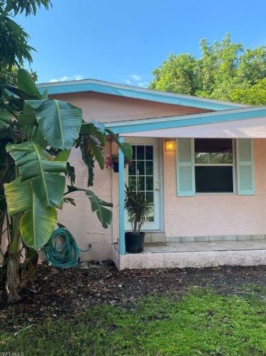 2996 Connecticut Ave, Naples, FL 34112-3823
