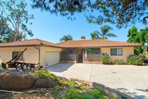 1070 Grade Rd, Alpine, CA 91901-2918
