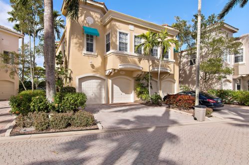 501 Resort Ln, West Palm Beach FL  33418-7043 exterior