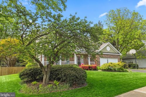 1426 Cellar Crk Way, Herndon VA  20170-2805 exterior