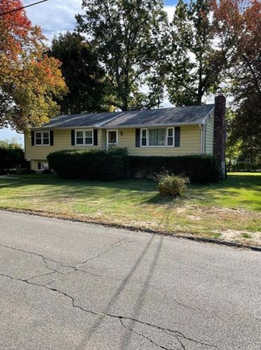 35 Spring Rd, Waterbury, CT 06712-1522