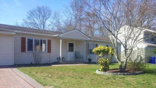70 Pacific Ocean Dr, Bricktown, NJ 08723-6975