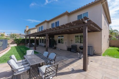 2523 Skytop Ct, Orange CA  92867-6492 exterior