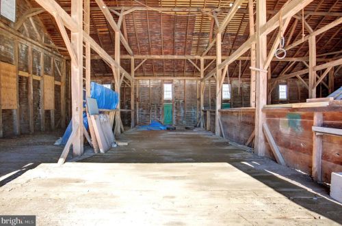 6411 Devonshire Hts Rd, Harrisburg PA 17111-4818 exterior