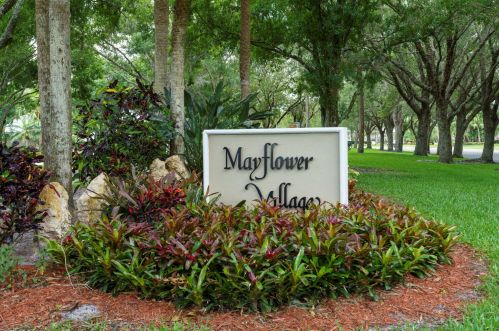 2143 Mayflower Dr, Palm City FL  34990-7536 exterior