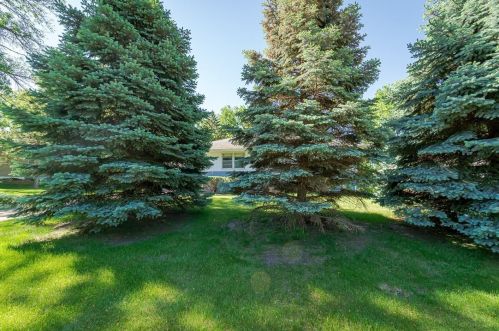 2422 53rd St, South Saint Paul MN  55076-1210 exterior