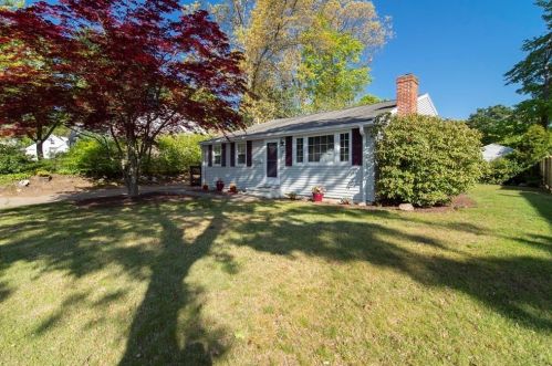 80 Augustine St, Brockton, MA 02301-1504