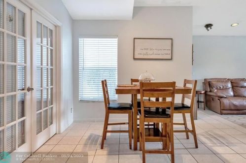 3017 179 Ave, Hollywood FL  33029-3054 exterior
