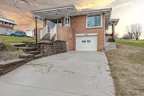 1084 Bushy Run Rd, Jeannette, PA 15644-3803