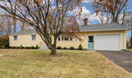 40 Bel Aire Dr, Plainville, CT 06062-1516