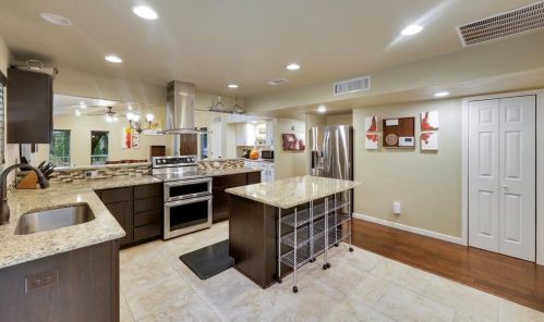 2017 Jennifer Ct, Carrollton TX 75007-3528 exterior