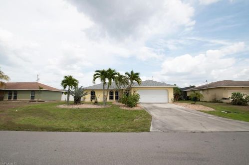 43 13th Ave, Cape Coral, FL 33909-2613