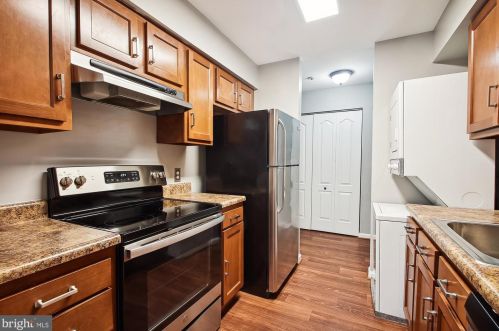 1650 33rd St, Washington DC  20007-2749 exterior