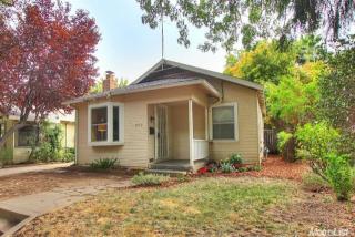 3272 B St, Sacramento, CA 95816-3325