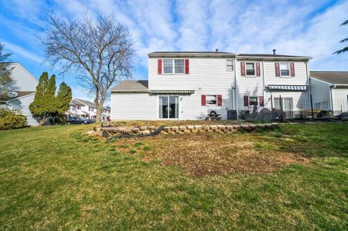 5 Fort Lee Ct, Easton PA  18040-1042 exterior