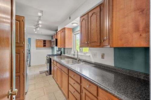 2650 Lindenwood Dr, Pittsburgh, PA 15241-2548
