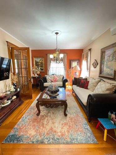 37 Grand Ave, Poughkeepsie NY 12603-4403 exterior