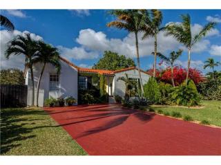 6231 20th St, Miami, FL 33155-2052
