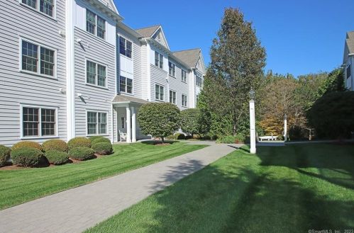 314 Stillwater Cir, Brookfield Center, CT 06804-1151