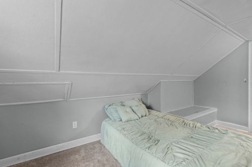 4 Ludington Rd, Worcester MA  01602-3223 exterior