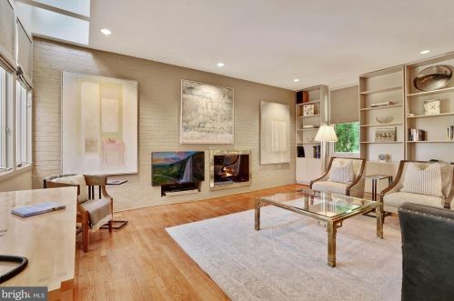 4310 42, Washington DC 20016-4613 exterior