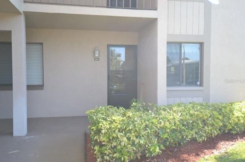 231 Mary Dr, Oldsmar, FL 34677-2277