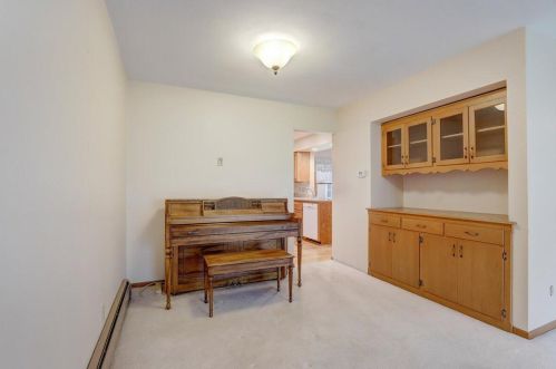 2335 Graylog Ln, Waukesha WI  53151-2921 exterior