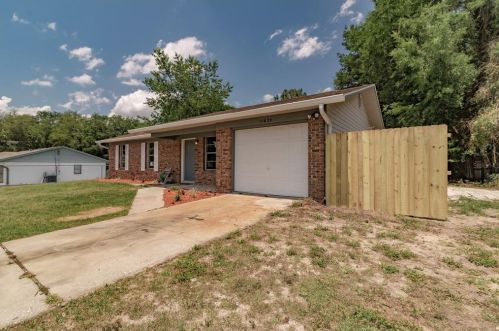 11625 129th Ln, Ocklawaha FL  32179-5096 exterior