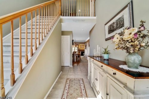 48 Edgefield Dr, Greystone Park NJ  07950-1975 exterior