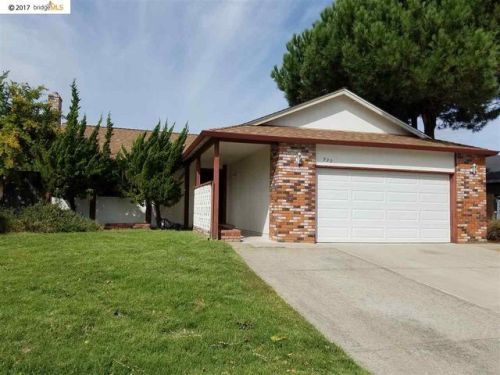 930 Almond Dr, Oakley, CA 94561-2109