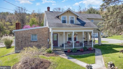 113 Hill St, Mount Holly Springs, PA 17065-1310