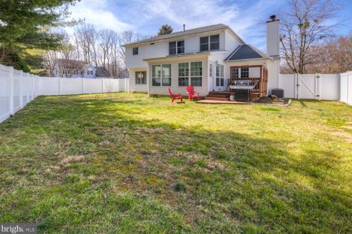 3 Pin Oak Dr, Dover, DE 19904-2375