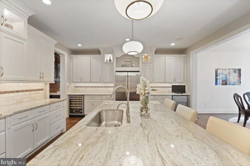 238 Valley Ridge Rd, Haverford PA  19041-2029 exterior