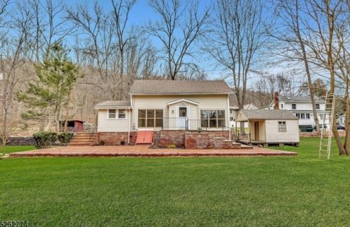 751 Pequest Rd, Oxford, NJ 07863-3225