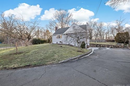 63 Alpine St, Stamford, CT 06905-1002