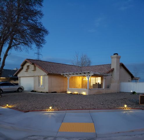 12979 Snowview Rd, Victorville, CA 92392-7400