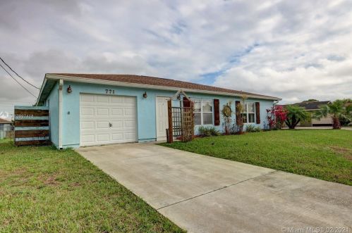 771 Duval Ave, Fort Pierce, FL 34983-2438