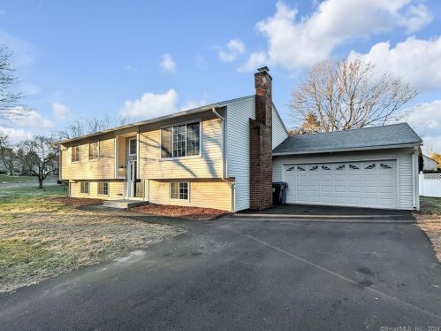150 Skyline Dr, Wapping, CT 06074-1338