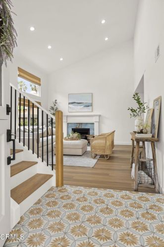 1121 Port Cir, Oxnard CA  93035-2212 exterior