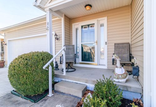 80 Salinger Dr, Lithopolis, OH 43136-9749