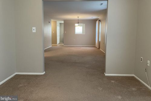 77 Lakebridge Dr, West Deptford NJ  08096-6720 exterior