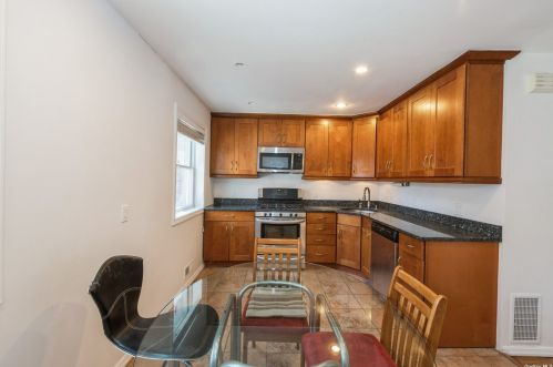 20-39 Elk Dr, Far Rockaway, NY 11691-3614