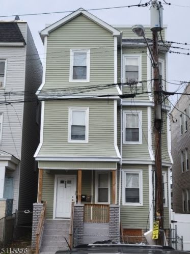 251 22nd St, Irvington, NJ 07111-4524