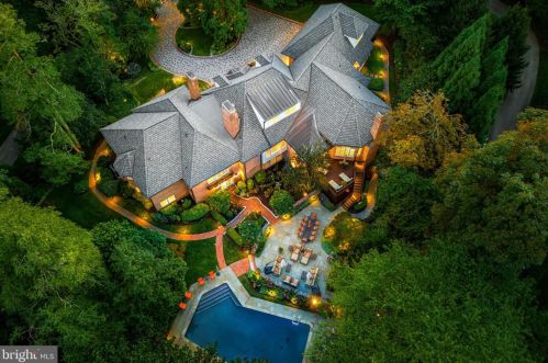 240 Cuylers Ln, Haverford, PA 19041-1749